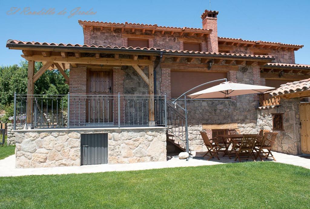 El Rondillo De Gredos Guest House Hoyos del Collado ภายนอก รูปภาพ