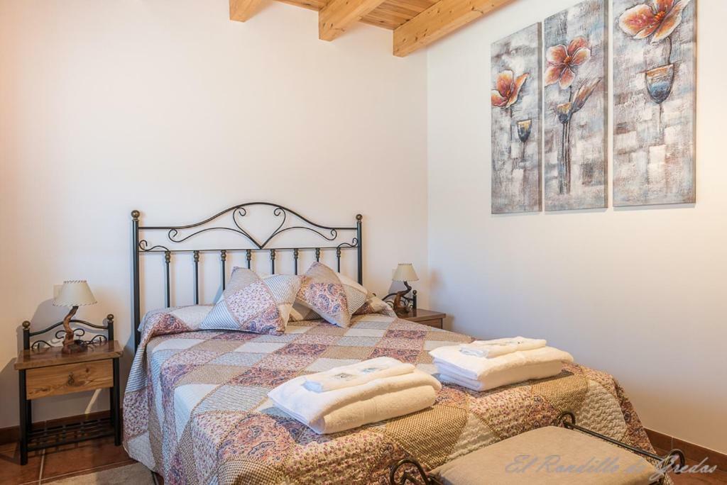 El Rondillo De Gredos Guest House Hoyos del Collado ภายนอก รูปภาพ